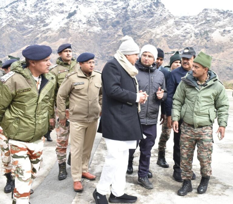 लापता 04 श्रमिकों को रविवार तक हर हाल में खोजें- मुख्यमंत्री