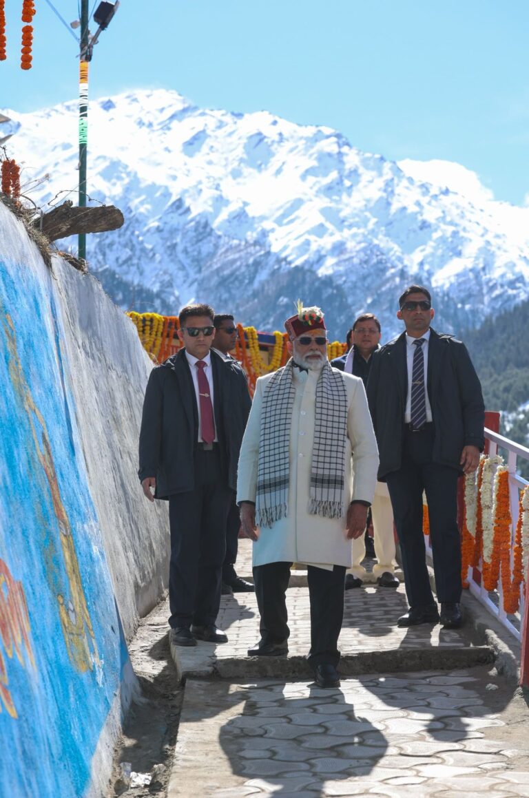 हर्षिल-मुखबा दौरे पर पीएम मोदी, मनमोहक वादियों का दीदार..नजारा देख हुए मंत्रमुग्ध