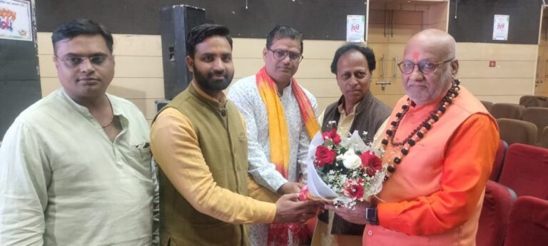 पत्रकार संगठन (मीडिया राइट) उत्तराखण्ड द्वारा नगर निगम टाउनहॉल में पहला होली मिलन एवं सम्मान समारोह का आयोजन किया गया