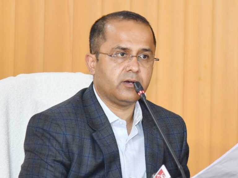 गर्मियों में पेयजल समस्याओं के समाधान के लिए सचिव ने दिए निर्देश