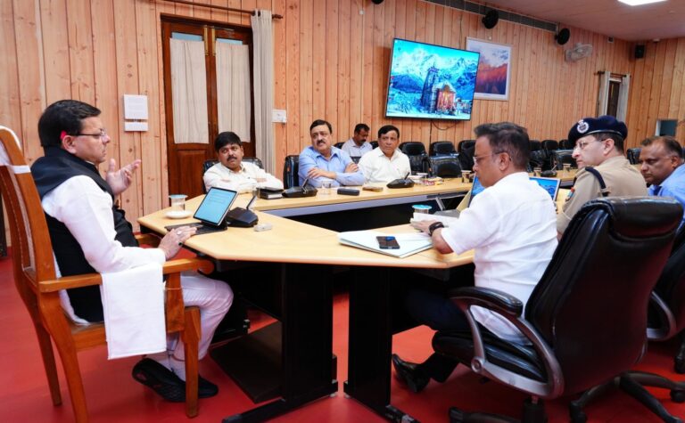 मुख्यमंत्री धामी ने दिए अवैध पाकिस्तानी नागरिकों की पहचान कर तत्काल कार्रवाई के निर्देश